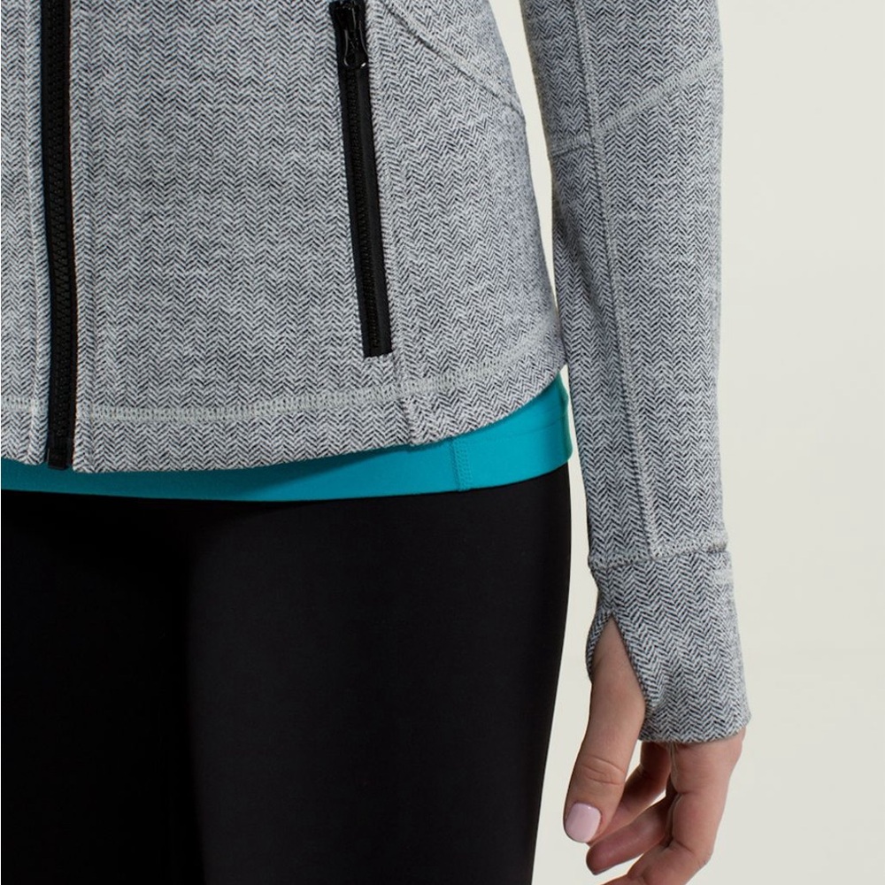 EUC Lululemon Forme Jacket II *Textured - Picture 9 of 10